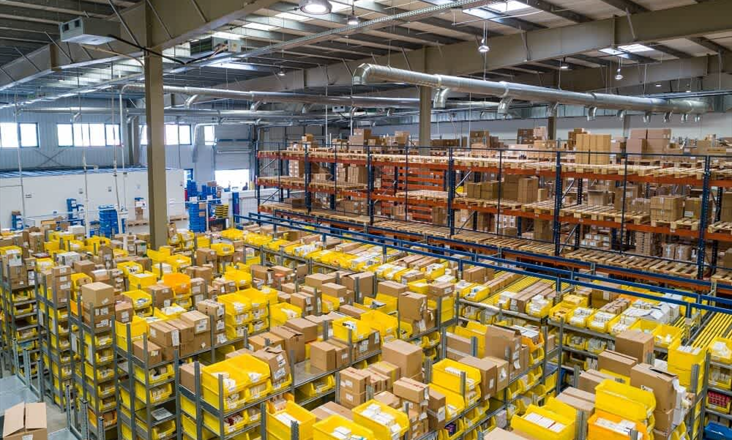 Understanding the Impact of E-commerce on Warehouse Storage